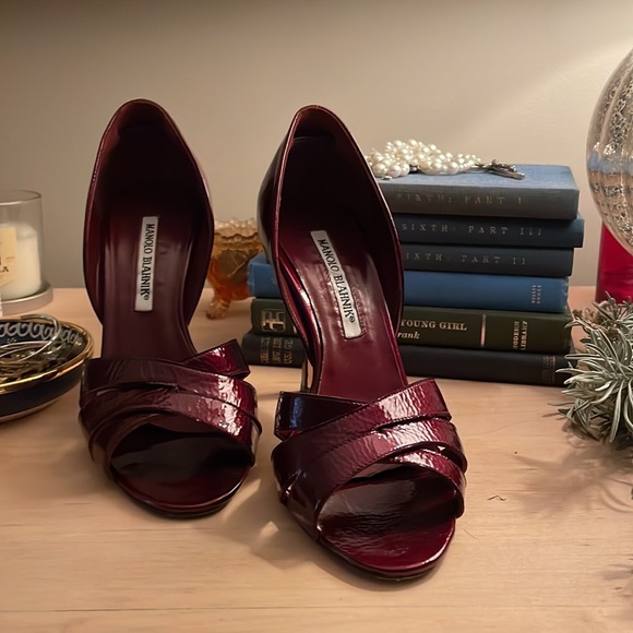 Red Manolo Blahnik Heels! - Picture 2 of 5